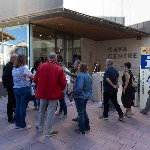 Accés principal de l'Oficina de Turisme de Sant Sadurní  Accés principal de l'Oficina de Turisme de Sant Sadurní