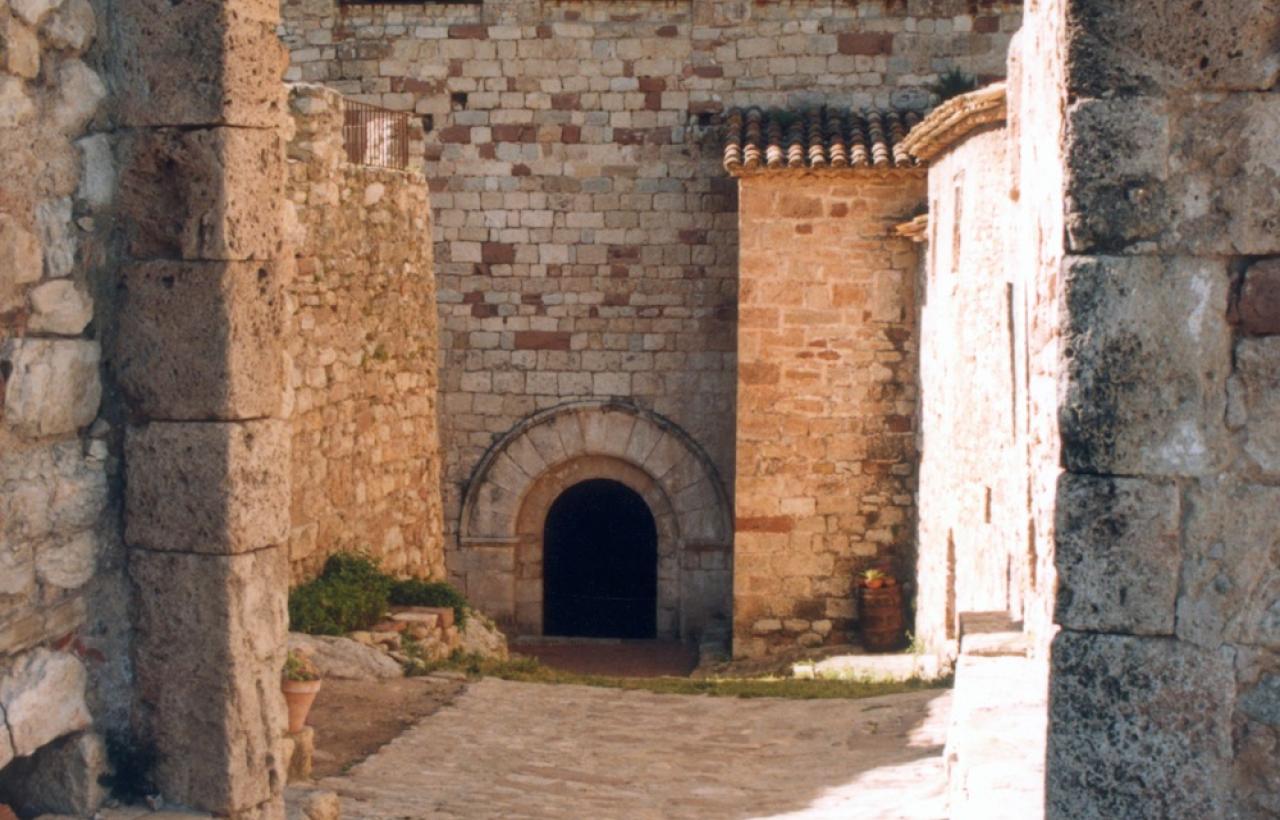 Castell de Mediona Castell de Mediona